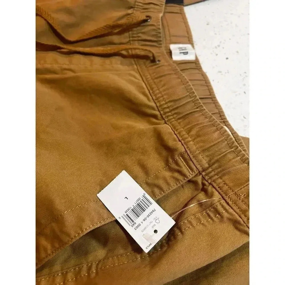 Gap essential jogger gap flex NWT tan large - Picture 2 of 8